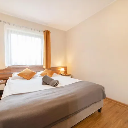 Lesne Tarasy * Jastrzębia Góra