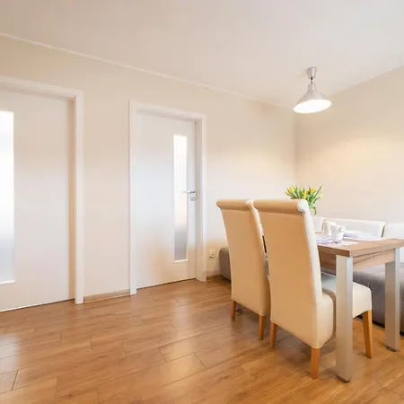 Lesne Tarasy * Jastrzębia Góra