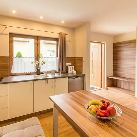 Lesne Tarasy * Jastrzębia Góra