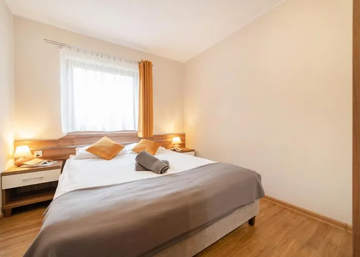 Lesne Tarasy * Jastrzębia Góra