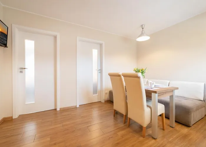 Lesne Tarasy * Jastrzębia Góra